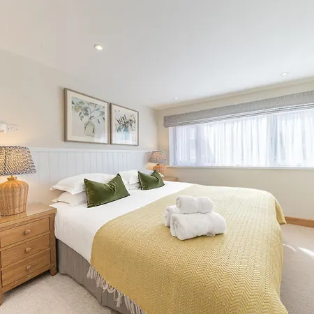 Cherry Garth Hot Tub Hire Available