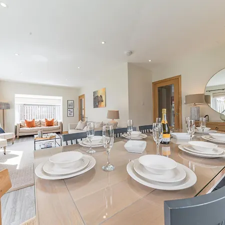 Cherry Garth Hot Tub Hire Available