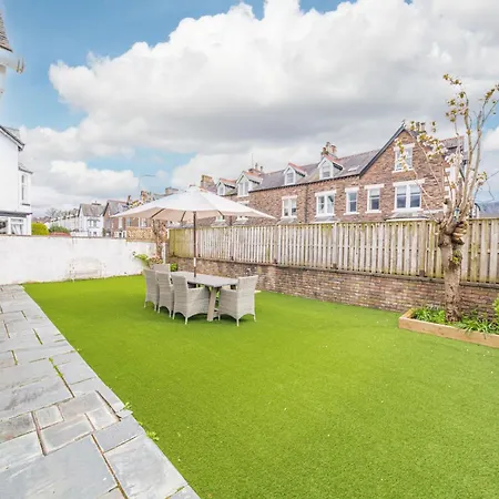 Cherry Garth Hot Tub Hire Available Κέσγουικ